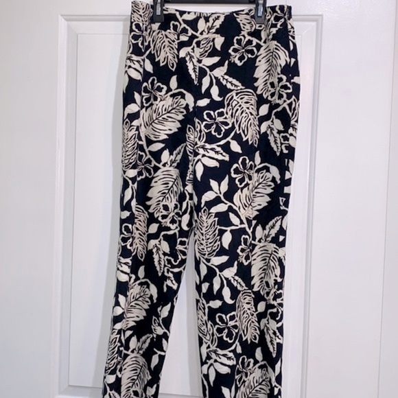 Talbots floral embossed pants size 6 - Picture 2 of 12
